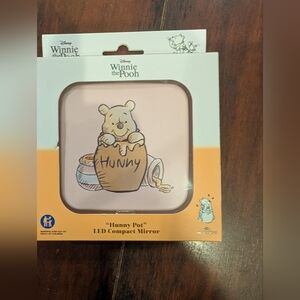 Impressions X Disney Winnie The Pooh Hunny Pot LED Compact Mirror
